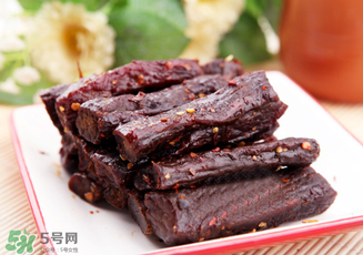 風(fēng)干牛肉是生的嗎？風(fēng)干牛肉是生的還是熟的？