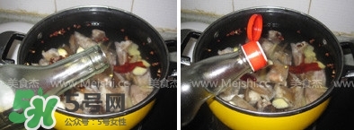 臘豬腳燉什么好吃？臘豬蹄燉什么好吃？