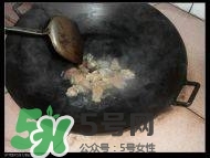 臘豬腳燉什么好吃？臘豬蹄燉什么好吃？