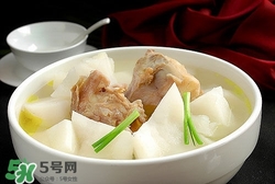 臘豬腳燉什么好吃？臘豬蹄燉什么好吃？