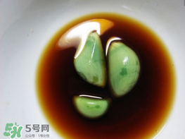 臘八醋里的蒜能吃嗎？臘八醋里的蒜好吃嗎？