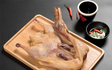 片皮鴨和北京烤鴨是一樣嗎 北京烤鴨和片皮鴨有什么區(qū)別