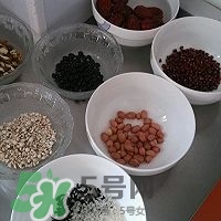 怎么用電飯煲煮臘八粥？電飯煲怎么熬臘八粥？