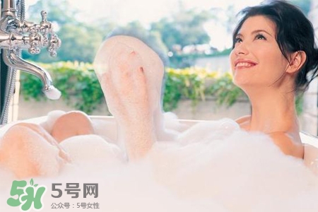 冬天洗澡水溫60度行嗎？60度的水可以洗澡嗎？