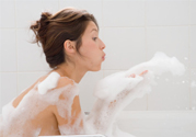 冬天洗澡皮膚瘙癢怎么回事？冬天洗澡皮膚瘙癢怎么辦？