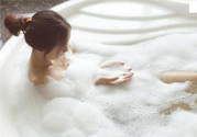 冬天洗澡次數(shù)多少合適？冬天洗澡最佳時間