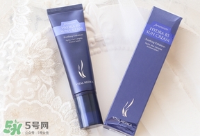 ahc隔離和蘭芝隔離霜哪個好？ahc隔離防曬霜和蘭芝隔離霜對比