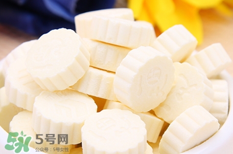 奶片的營養(yǎng)價值 奶片的功效與作用及食用方法 奶片的營養(yǎng)價值 奶片的功效與作用及食用方法