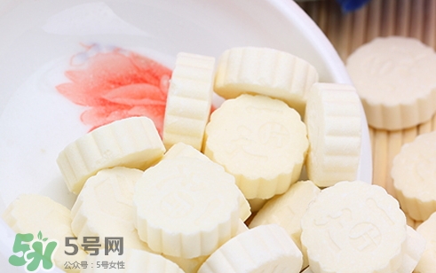 奶片的營養(yǎng)價值 奶片的功效與作用及食用方法 奶片的營養(yǎng)價值 奶片的功效與作用及食用方法