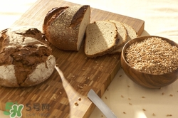 蕎麥面包吃多了會(huì)胖嗎?蕎麥面包的熱量是多少 蕎麥面包吃多了會(huì)胖嗎?蕎麥面包的熱量是多少