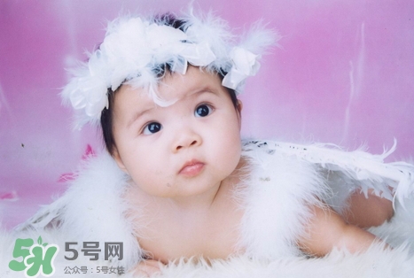 新生兒頭上長(zhǎng)小紅點(diǎn)是怎么回事?是什么原因? 新生兒頭上長(zhǎng)小紅點(diǎn)是怎么回事?是什么原因?