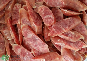 豬大腸可以做臘腸嗎？做臘腸用豬大腸還是豬小腸？