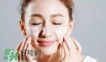 素顏霜對皮膚有傷害嗎？素顏霜對皮膚的傷害大嗎？