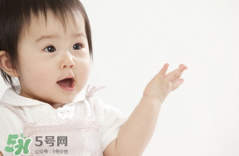 新生兒脖子有白斑是怎么回事?怎么辦? 新生兒脖子有白斑是怎么回事?怎么辦?