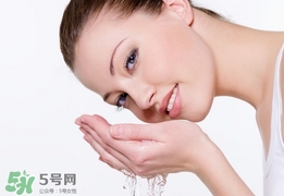 鹽水洗臉用什么鹽?鹽水洗臉?lè)哦嗌冫}?