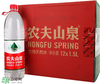 礦泉水會過期嗎？礦泉水過期了還能喝嗎？
