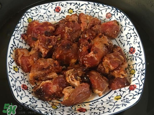 腌排骨要洗嗎？排骨腌完要洗嗎？