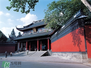 杭州春節(jié)穿什么衣服？過年春節(jié)去杭州穿什么？