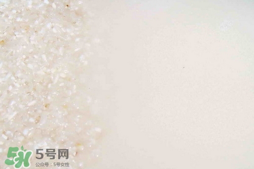 淘米水洗臉有什么好處?淘米水洗臉有什么壞處? 淘米水洗臉有什么好處?淘米水洗臉有什么壞處?