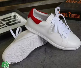 麥昆小白鞋怎么看真假？麥昆小白鞋真假對(duì)比