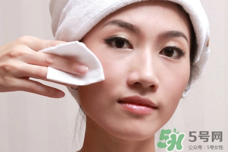 卸妝膏和卸妝水哪個(gè)好？卸妝膏和卸妝水的區(qū)別