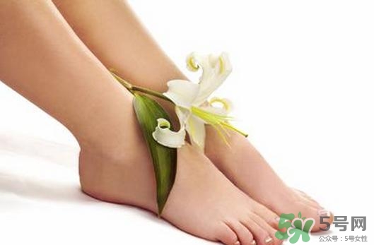 鹽水泡腳能消腫嗎?鹽水泡腳可以消腫嗎? 鹽水泡腳能消腫嗎?鹽水泡腳可以消腫嗎?