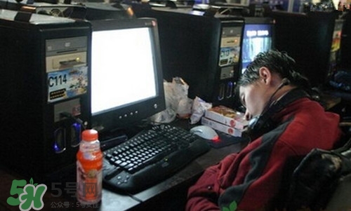 上網(wǎng)18小時猝死,上網(wǎng)多久會猝死