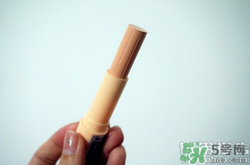 唇部遮瑕膏怎么用？唇部遮瑕膏使用方法