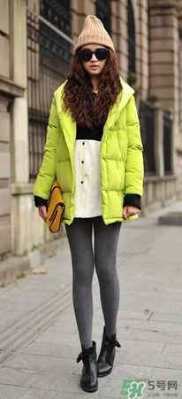 草綠色大衣怎么搭配？草綠色大衣穿衣搭配