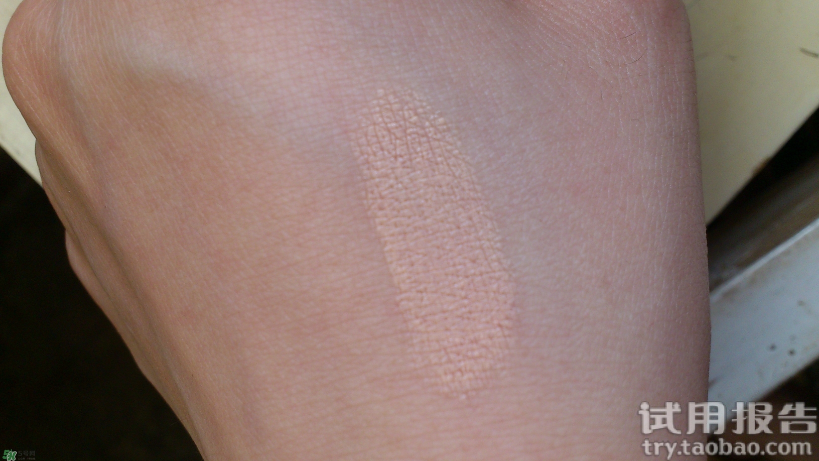 唇部遮瑕膏能吃嗎？唇部遮瑕膏吃了有毒嗎？