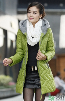 草綠色大衣怎么搭配？草綠色大衣穿衣搭配
