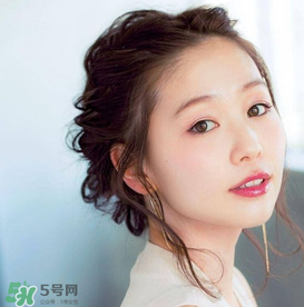 盤發(fā)圖解100種_盤發(fā)步驟圖解大全 盤發(fā)圖解100種_盤發(fā)步驟圖解大全