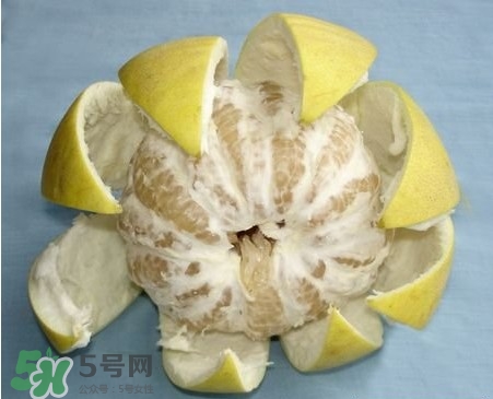 柚子皮泡腳有什么好處?柚子皮泡腳的好處和壞處 柚子皮泡腳有什么好處?柚子皮泡腳的好處和壞處