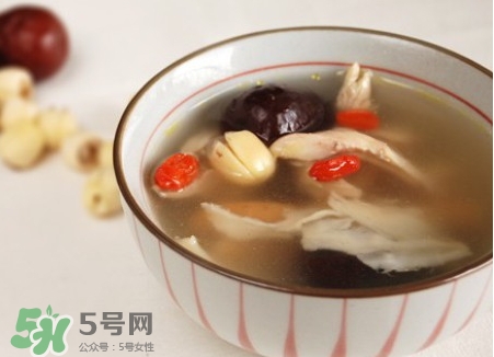 當(dāng)歸燉雞湯可以治感冒嗎?當(dāng)歸燉雞湯能治療感冒嗎? 當(dāng)歸燉雞湯可以治感冒嗎?當(dāng)歸燉雞湯能治療感冒嗎?