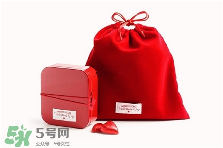 2017阿瑪尼情人節(jié)限定巧克力多少錢(qián)?17年Armani Dolci情人節(jié)巧克力 2017阿瑪尼情人節(jié)限定巧克力多少錢(qián)?17年Armani Dolci情人節(jié)巧克力