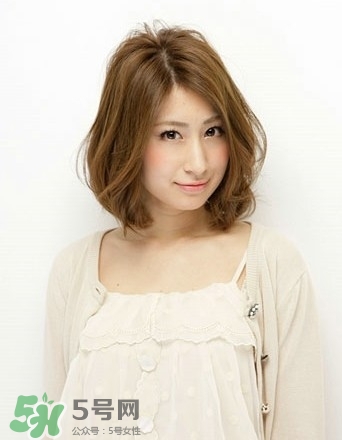 棕色頭發(fā)圖片女生_棕色中長發(fā)卷發(fā)發(fā)型圖片 棕色頭發(fā)圖片女生_棕色中長發(fā)卷發(fā)發(fā)型圖片