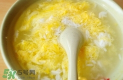 蛋酒的營養(yǎng)價值_蛋酒的功效與作用及做法 蛋酒的營養(yǎng)價值_蛋酒的功效與作用及做法