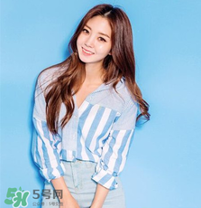 棕色頭發(fā)圖片女生_棕色中長發(fā)卷發(fā)發(fā)型圖片 棕色頭發(fā)圖片女生_棕色中長發(fā)卷發(fā)發(fā)型圖片