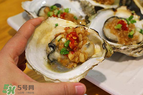 生蠔里面綠色的能吃嗎？生蠔里面綠色的是什么？