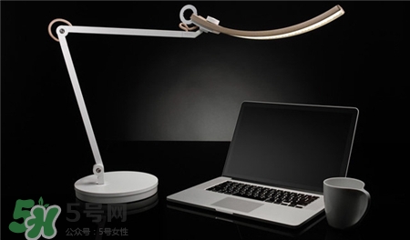 什么顏色燈光對眼睛好?黃燈還是白燈對眼睛好? 什么顏色燈光對眼睛好?黃燈還是白燈對眼睛好?