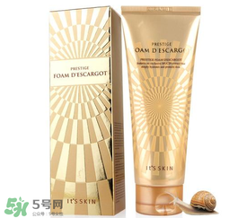 ahc洗面奶和伊思洗面奶哪個好？ahc和伊思洗面奶哪個好？