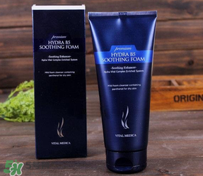 ahc洗面奶和伊思洗面奶哪個好？ahc和伊思洗面奶哪個好？