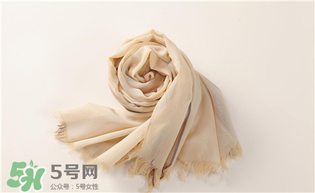 真絲圍巾皺了怎么辦?真絲圍巾可以熨燙嗎? 真絲圍巾皺了怎么辦?真絲圍巾可以熨燙嗎?