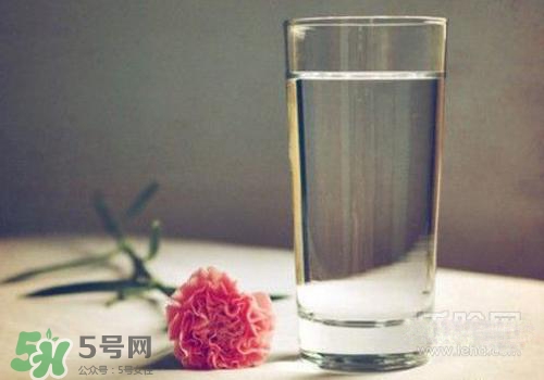 高血壓早上能喝鹽水嗎？高血壓早上喝鹽水的好處？