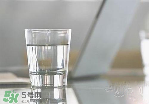 高血壓早上能喝鹽水嗎？高血壓早上喝鹽水的好處？