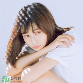 頭發(fā)染什么顏色顯皮膚白 顯白的頭發(fā)顏色及圖片2017 頭發(fā)染什么顏色顯皮膚白 顯白的頭發(fā)顏色及圖片2017