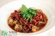 牛蛙可以帶皮吃嗎?牛蛙帶皮吃有什么好處 牛蛙可以帶皮吃嗎?牛蛙帶皮吃有什么好處