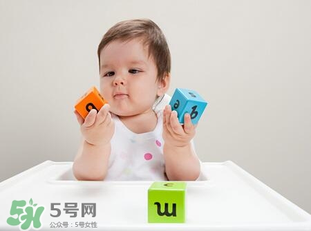 大年初二出生的人的命運 大年初二出生的寶寶怎么取名 大年初二出生的人的命運 大年初二出生的寶寶怎么取名