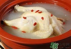 清燉雞湯放什么調(diào)料?清燉雞湯放什么材料? 清燉雞湯放什么調(diào)料?清燉雞湯放什么材料?