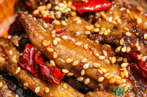 雞翅尖為什么不能吃？雞的哪些部位不能吃？